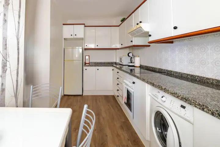 Apartamento Ezcurdia 22 Playa de San Lorenzo primera línea Gijón Exterior foto